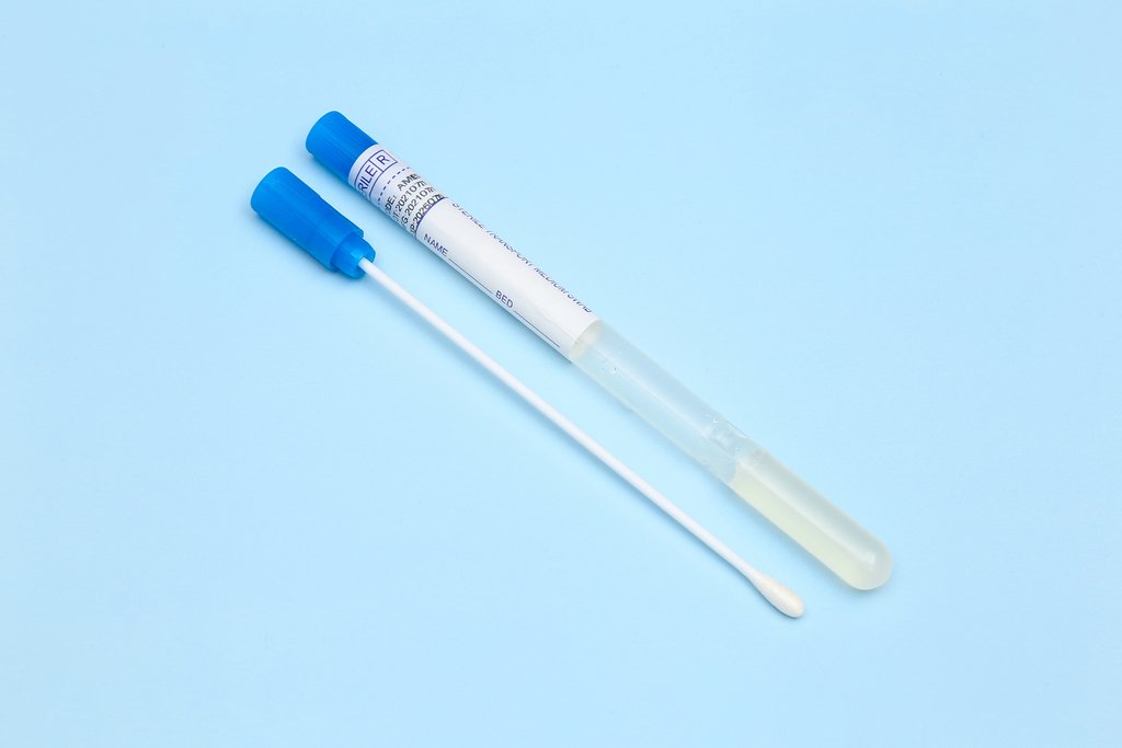 Hisopo con Medio Amies Estéril - Bolsa x 100 unidades